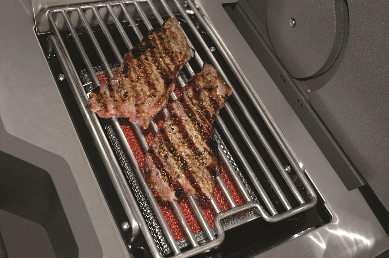 Napoleon Prestige PRO 500 RSIB Grill On Cart - Image 2